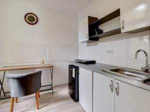 Deluxe Apartment in Oberhausen with Breakfast