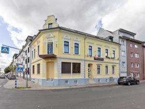 Deluxe Apartment in Oberhausen with Breakfast