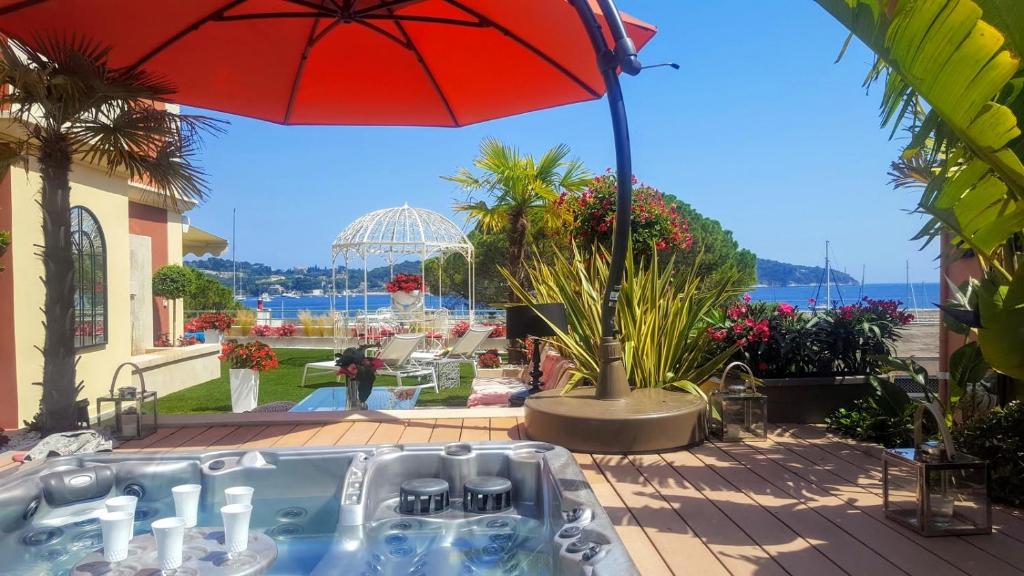 Appartement Deluxe apartment Villefranche Sea view front Terrace 230m2 with Jacuzzi 28 Avenue du Général de Gaulle 06230 Villefranche-sur-Mer