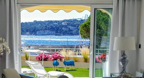 Deluxe apartment Villefranche Sea view front Terrace 230m2 with Jacuzzi