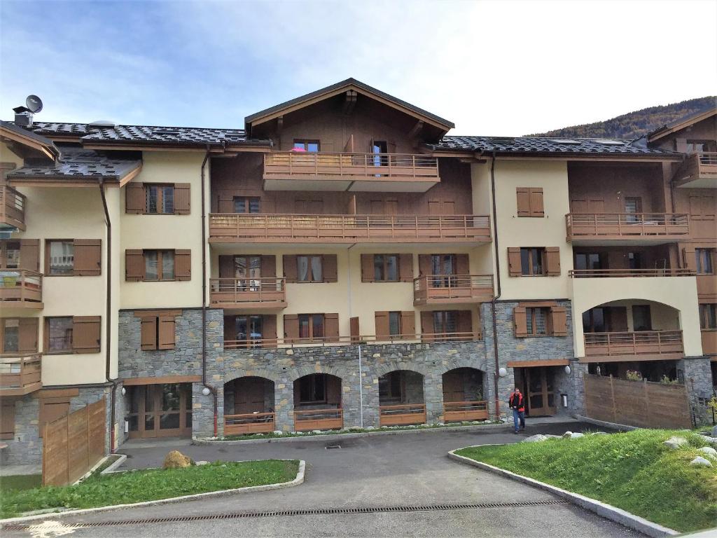 Deluxe Ski and Summer Apartment, Parking and WiFi Ensemble Lys Martagon A2 Etage 2, Appartement 24, 275 RTE Montrigon, 73700 Bourg-Saint-Maurice