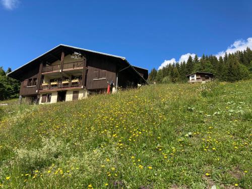 Demi Chalet Le LACHAT