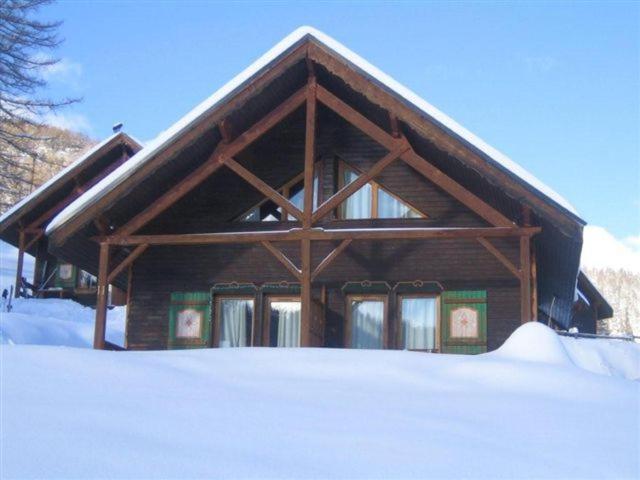 Appartement Demi chalet -Pléiades en duplex skis aux pieds avec clefs à disposition via l'agence Constellimmo Chalet des Pléaides Zone de Pélinche 05600 Risoul