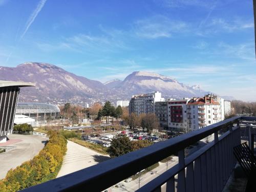 Appartement Appartement des 4 Saisons, 80m², 6P, lumineux et traversant 23 Boulevard Clemenceau Grenoble