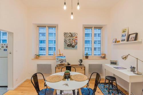 Design And Air Conditioned Apartment