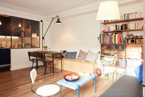 Design apartment in a Hype area near Montmartre