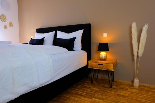 Design Apartment Nr 1 mit Terrasse und Parkplatz