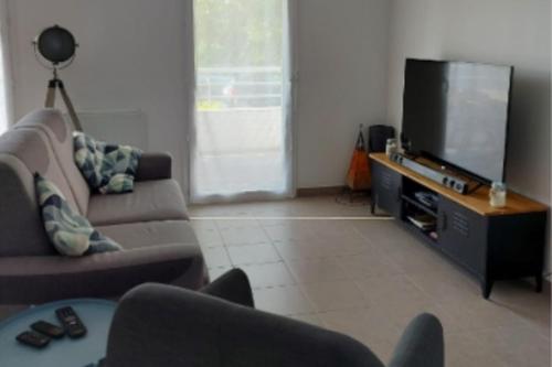 DESIGN apt with BALCONY near the BEACH