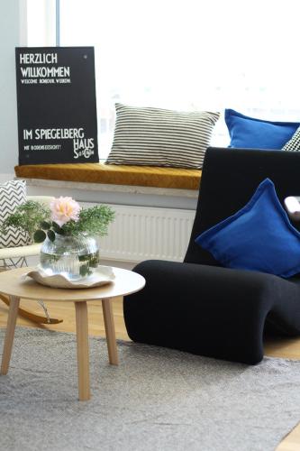 Design+Bodenseesicht=zuHause BLAU