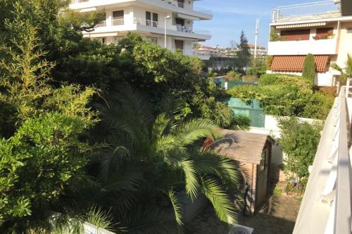 Design studio terrace and beach LIVE IN MARLYNE