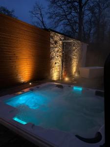 Designer-Loft mit Whirlpool