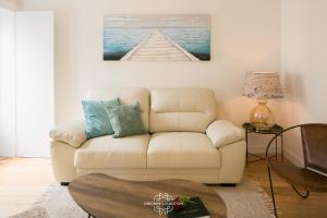 Designer´s Apartment with Parking and swimming pool 58 by Lisbonne Collection