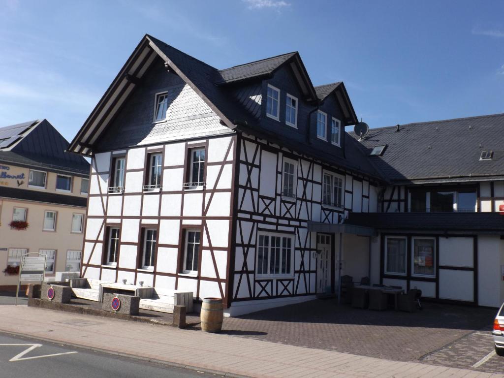 Deutsches Haus Korbacher Straße 9, 34508 Willingen