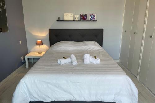 Deux pièces spacieux Place de Gaulle centre-ville d'Antibes avec extérieur