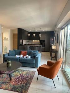 Deux pièces spacieux Place de Gaulle centre-ville d'Antibes avec extérieur