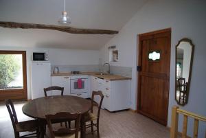Deux-pièces tout confort dans village très calme