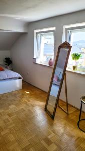 Appartement DG R: Helle 40m² 2-Zimmer Wohnung nähe Salzburg 33 Schulstraße 83395 Freilassing Bavière