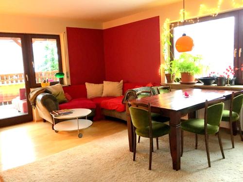 die Bel Etage auf dem Land mit Terasse und Garten