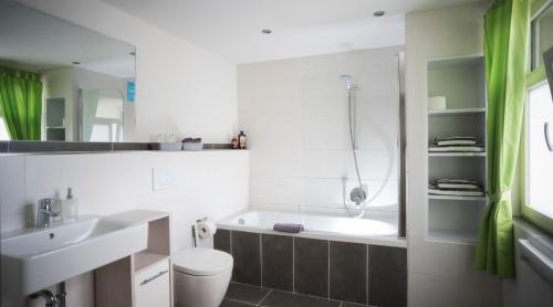 Die-FUHRMANN-SUITE-unser-Deluxe-Apartment-mit-allem-erdenklichen-Komfort
