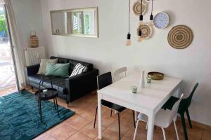 Die Seeblume - Ferienwohnung mit Pool und Seeblick