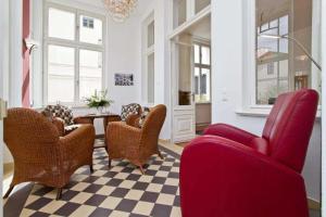 Die Villa, App 1