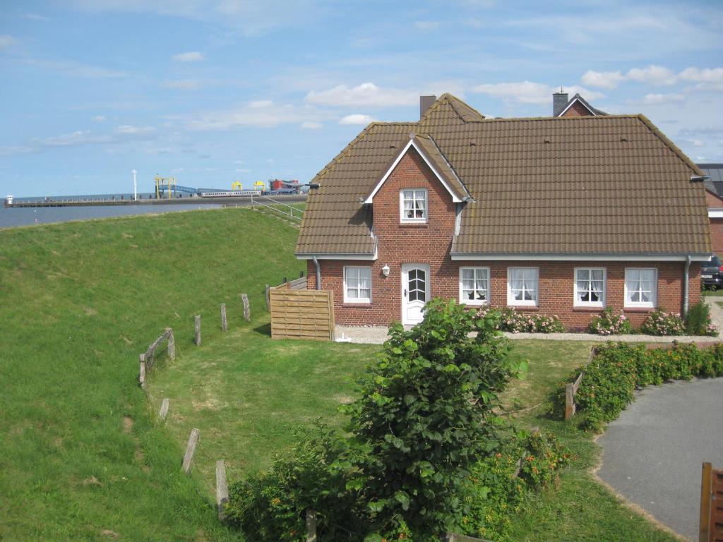 Direkt am Deich - Ferienwohnung Amrum im Gästehaus Am Badedeich Am Badedeich 12, 25899 Dagebüll