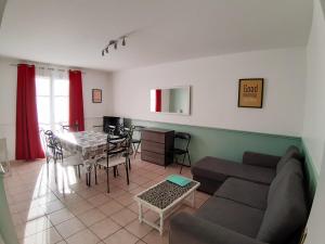 Appartement Disney, 8 p, comfortable 2 bedrooms family apartment, wifi, NETFLIX 6 Rue de la Galmy 77700 Chessy Île-de-France