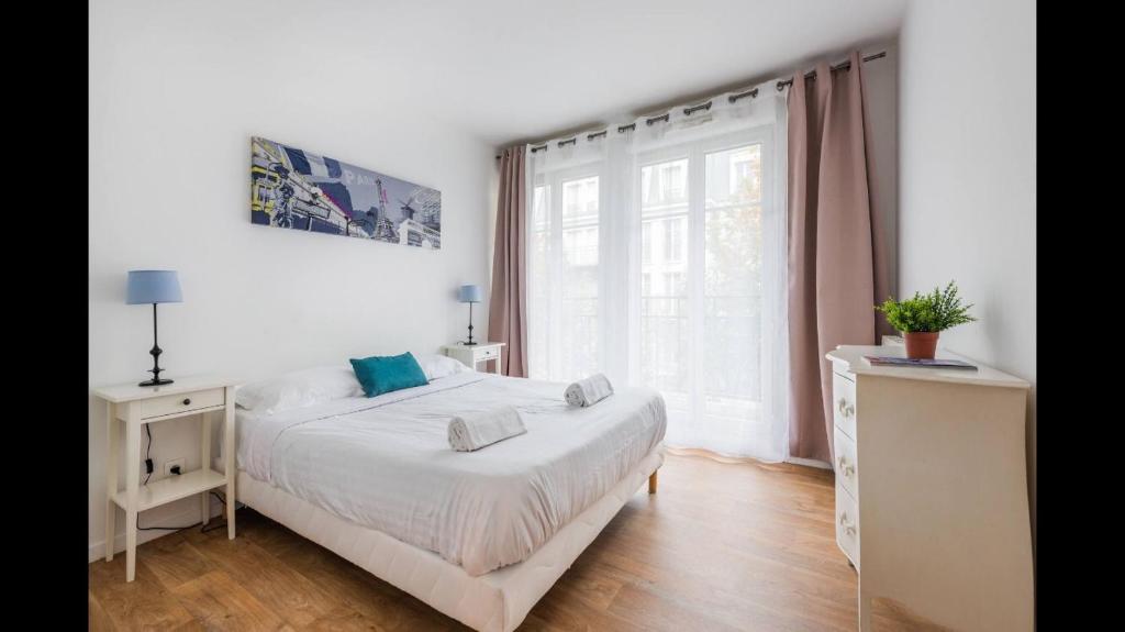 Appartement Disney, very spacious comfortable 3 bedrooms family apartment, 8 pers, wifi, NETFLIX 8 Rue de la Galmy 77700 Chessy