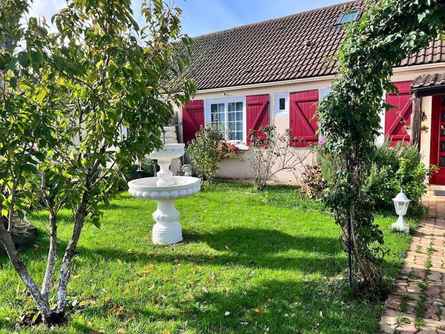 DISNEYLAND PARIS 1.4 Km - STUDIO Superior Apartment for 2 persons