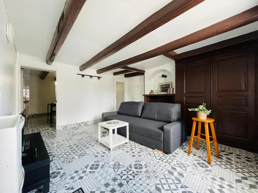 Appartement DnN - Charming 1 BR # center Thiers # free parking, wifi and Prime Video 7 Place de la Mutualité 63300 Thiers