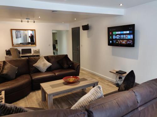 Dobbies Adults Only Boutique Apartment