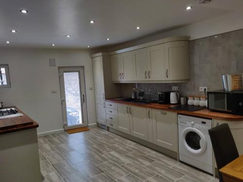 Dobbies Adults Only Boutique Apartment