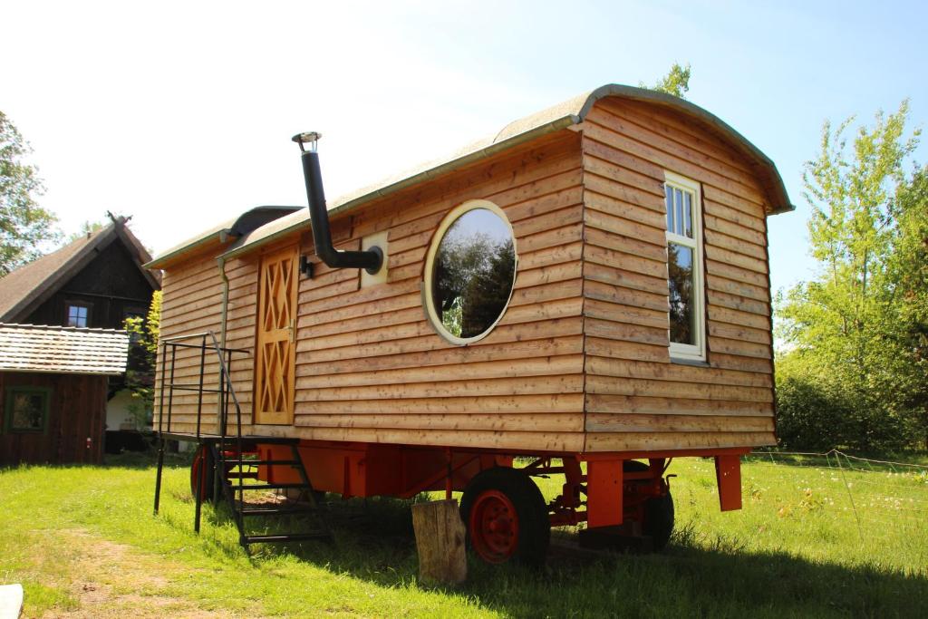 Dom Žaba - Spreewaldatmosphäre im neu renovierten Bauwagen 20 Wildbahnweg, 03096 Burg