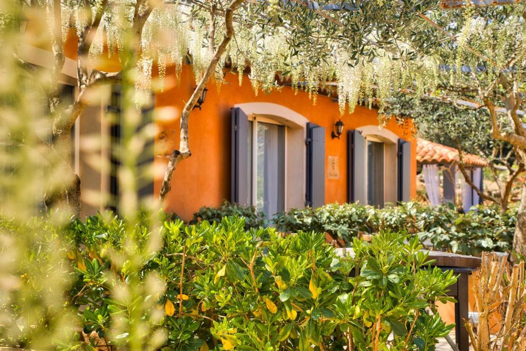 Appartement Domaine au Coeur des Vignes - Bastidon Frédéric Mistral 95 Chemin de Prat-Bourdin Le Plan de la Tour 83120 Le Plan-de-la-Tour