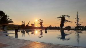 Domaine de Bordaberry, Terrasse & piscine avec vue Océan