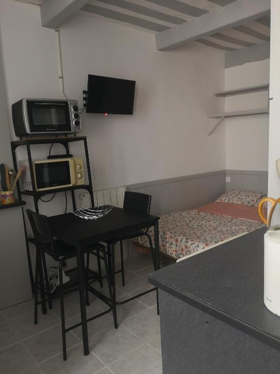 Dominici 3 - CahorsCityStay-Parking WIFI NETFLIX 46000 Cahors