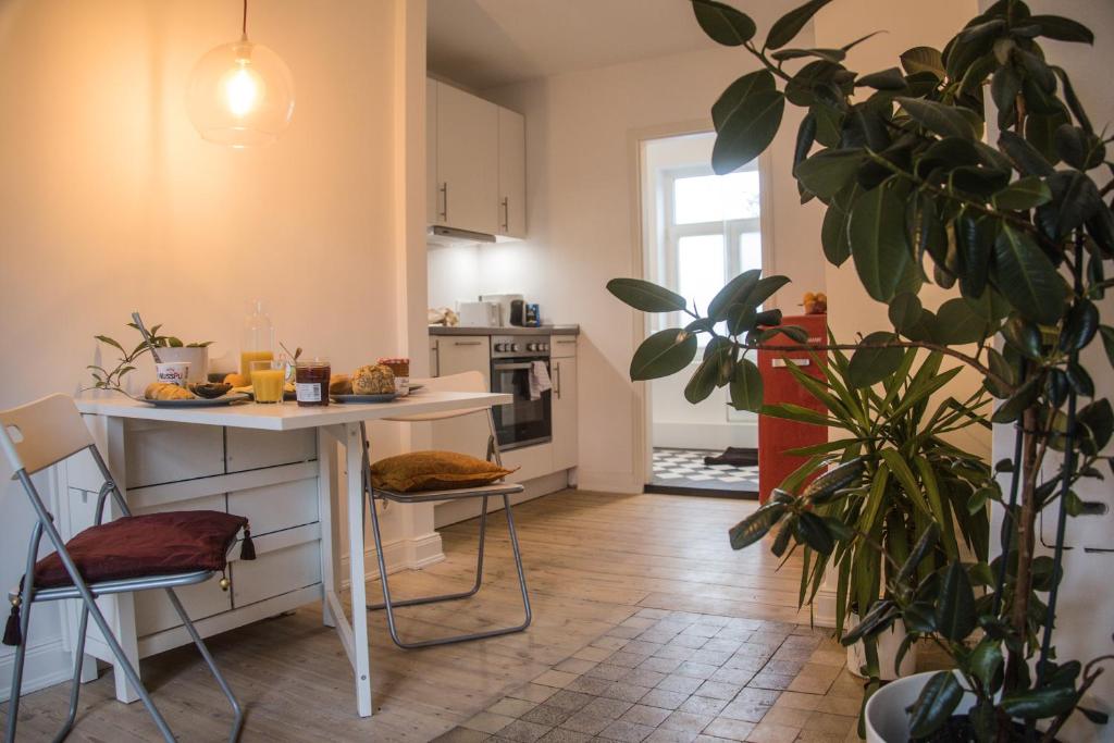 Doppelbett in heller Wohnung 28A Spreenende, 22453 Hambourg