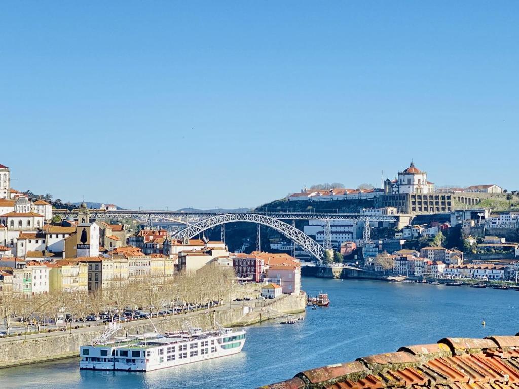 Appartement Douro Eiffel Bridge Amazing View 252 Rua Viterbo de Campos 4400-156 Vila Nova de Gaia