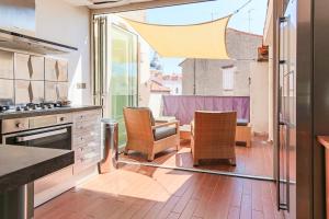 Appartement Downtown apartment with beautiful terrace and air conditioning- BENAKEY 2 Rue Vénizelos 06400 Cannes Provence-Alpes-Côte d\'Azur