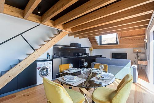 Downtown Duplex w/ Amazing Terrace by LovelyStay