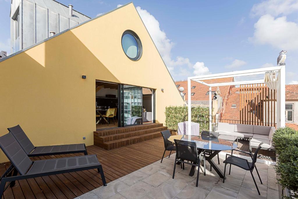 Appartement Downtown Duplex w/ Amazing Terrace by LovelyStay Rua da Conceição 67 2.6 4050-315 Porto