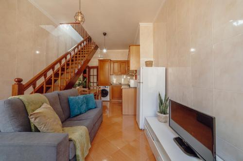 Downtown Flores Duplex by Homing