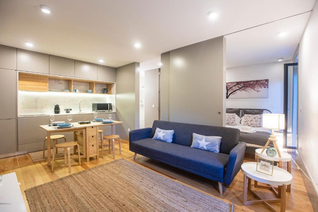 Downtown Studio w/ AC & Patio by LovelyStay 606 Rua do Bonjardim R/C Tras, 4000-118 Porto