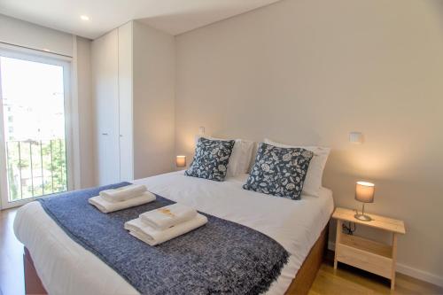 Downtown swimming pool apt by Porto City Hosts