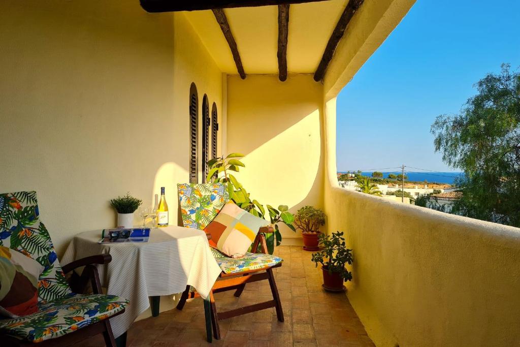 Dowtown Carvoeiro 1BDR Apartment W/ Balcony by LovelyStay Urbanização Aldeia das Chaminés Bloco D Apartamento 11, 1º, 8400-566 Carvoeiro