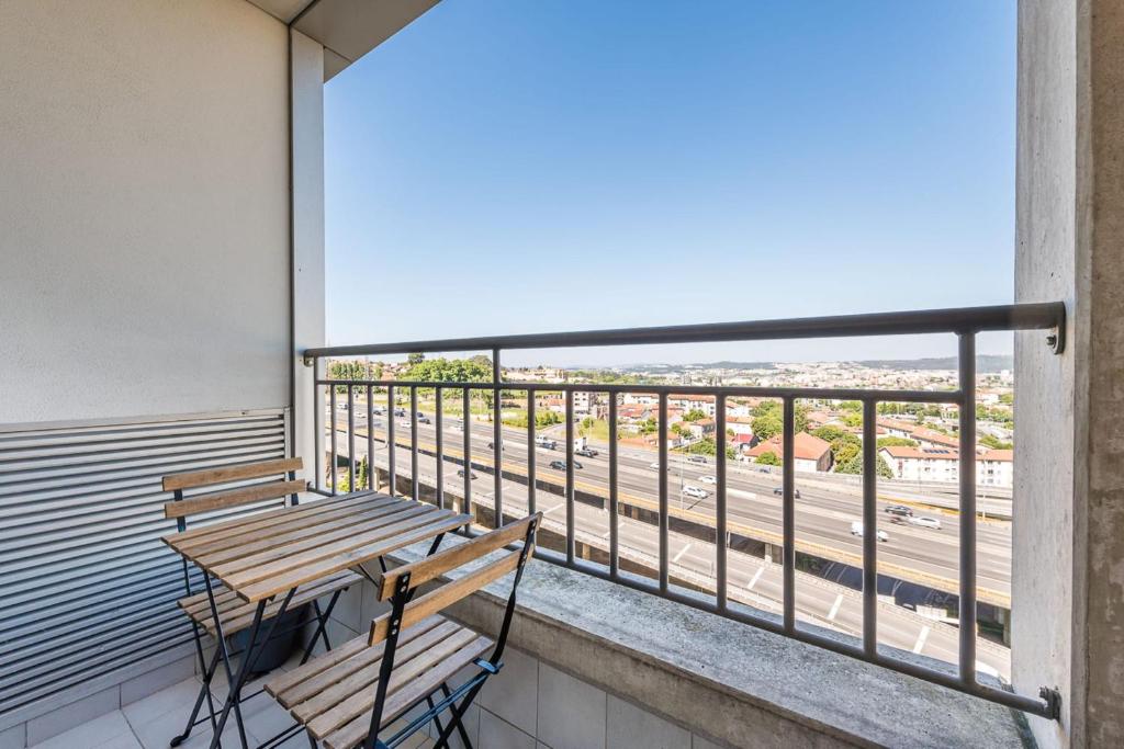 Dragon Stadium Studio w Balcony by LovelyStay 104 Rua Jaime Brasil 10.20, 4350-009 Porto