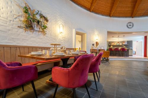 dreamcation - Ehemalige Kirche & Souterrain Wohnung, 3D-Tour, Terrasse, BBQ, Kamin