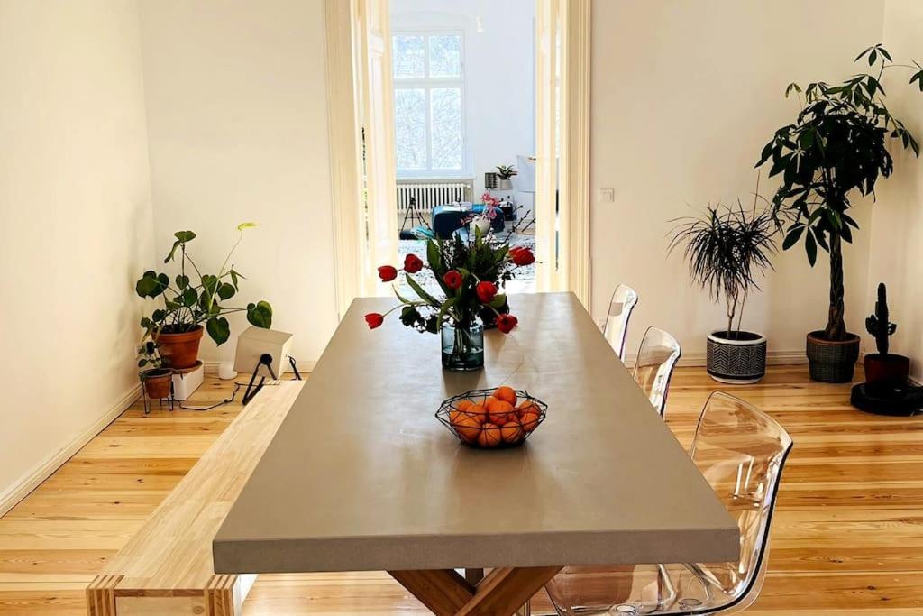 Dreamy Apartment in Kreuzberg - 130m2 113 Gneisenaustraße Koposova/Fessi, 10961 Berlin