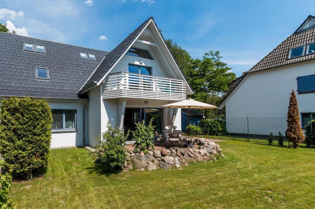 Appartement Drei Akazien Wohnung 1 Akazienstraße  8 18347 Neuhaus