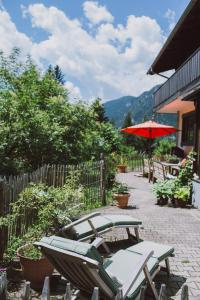Dreimäderlhaus am Berg